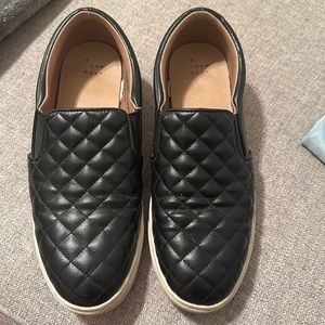 Ladies slip on tennis shoes